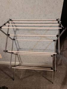 lot 735 image: Folding Laundry Drying Rack with 8 Bars