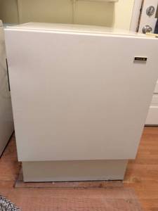 lot 749 image: Kenmore 6 Upright Freezer Model 19.8 cu ft 25060