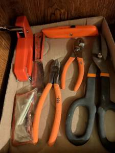 lot 757 image: Hand Tool Set 6 Piece Orange Handles Pliers Wrench Utility Knife