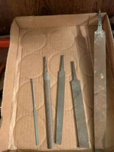 lot 759 image: 4-Piece Chisel Set with Wooden Box and Paint Tools