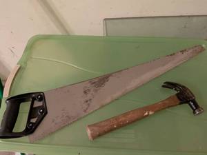 lot 763 image: Hand Tool Set Saw and Claw Hammer 2-Piece