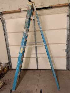 lot 797 image: Werner Electro-Master 250 lb Type 1 Fiberglass Ladder 8 ft 60C3
