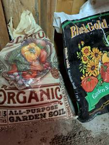 lot 809 image: Lot of 2 Garden Soil Bags All-Purpose and Garden Soil