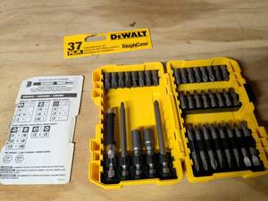 lot 819 image: DeWalt 37 Piece Screwdriving Set ToughCase