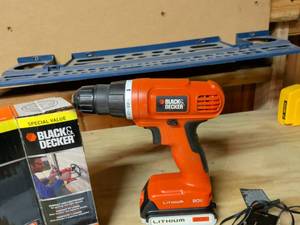 lot 820 image: Black & Decker 20V MAX Lithium Cordless DrillDriver LD120CBF