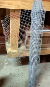 lot 829 image: Hardware  Wire Mesh Fencing Roll