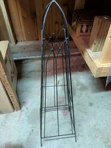 lot 831 image: Garden Arbor Arch Trellis with Lattice Design