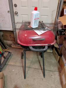 lot 851 image: Charcoal Grill Basket Stand Red