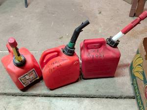 lot 852 image: Lot of 3 Red Plastic Fuel Cans with Spouts and Caps