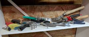 lot 864 image: Garden Hand Tools Lot Pruners Shears Rakes Shovels Hoes Clippers