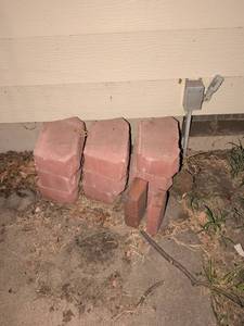 lot 883 image: Lot of Red Bricks 5 pieces