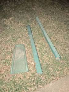 lot 885 image: Gutters and Downspout Parts 3-Piece Lot