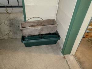 lot 893 image: Rectangular Window Box Planters with Wire Handle Lot of 2