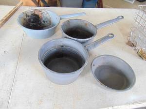 lot 3313 image: Graniteware pan set