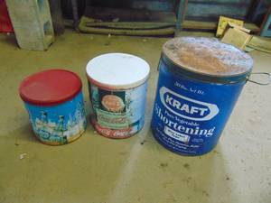 lot 3319 image: Large Kraft can