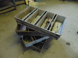 lot 3320 image: 4 bread pans