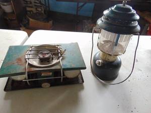lot 3334 image: Coleman lantern and stove