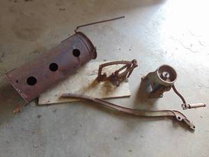 lot 3341 image: Nut cracker, pump handle, separator base