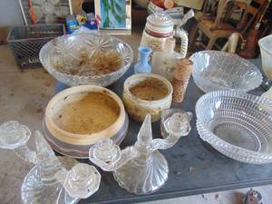 lot 3348 image: Large group of glass and pottery
