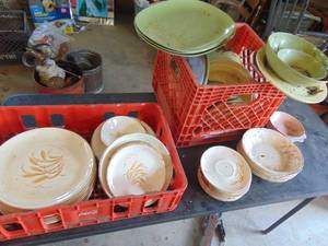 lot 3347 image: Large group of Golden harvest wheat pattern dishware
