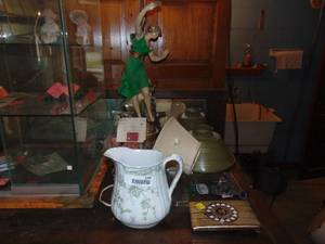 lot 3392 image: Lamp and Items on top right side of display case