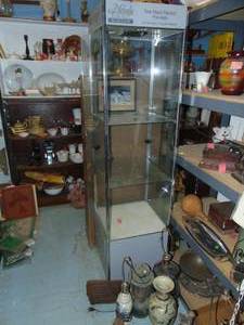 lot 3412 image: Glass Display Case - Lighted - 16 x 16 x 72 or so