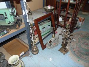 lot 3413 image: 3 Lamps On Floor
