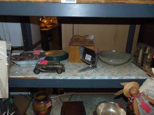 lot 3426 image: Contents of Shelf - Car Mirror