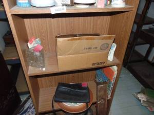 lot 3448 image: Remaining Contents of Shelves - - clear glass