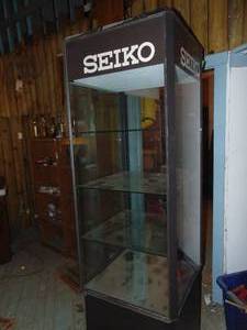 lot 3481 image: Seiko display case 24 x 24 by 6 foot 6  tall