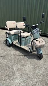 lot 71010 image: IRGC40-GREEN  - Green High-End Mini Golf Cart - Electric Tricycle Assembly Required