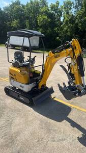 lot 72025 image: Yanmar Diesel Engine Mini Excavator  (ME20-YELLOW)