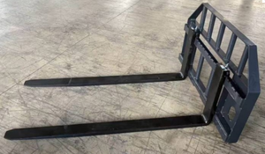 lot 73013 image: Skid Steer Pallet Fork Frame with 60in Long Tines Class lll 8000 lbs Industrial Series