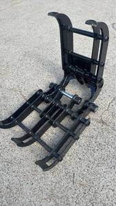 lot 75040 image: Mechanical Mini Excavator Wood Grab Grapple Attachment (GE-SDWG821)