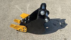 lot 75041 image: 8 inch Toothed Bucket (20CM Toothed Bucket) attachment (GE-SD2TB639)