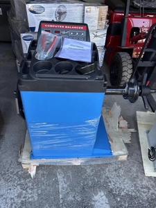 lot 77044 image: IRBM Intelligent High-precision Wheel BALANCING MACHINE - AD112