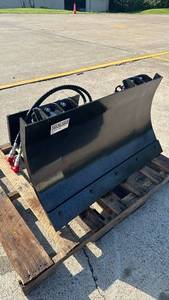 lot 77061 image: Snow blade attachment for mini skid steer (GE-SDSB991)