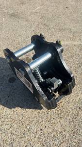 lot 77072 image: SDLANCH Mini Excavator Semi-Automatic Quick Change Coupler  (Semi-automatic Quick Change) (GE-SDSQC565)