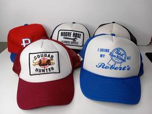 lot 7 image: 5 Trucker Caps