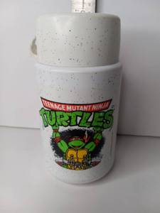 lot 29 image: Thermos Teenage Mutant Ninja Turtles Insulated Lunch Container with Cup