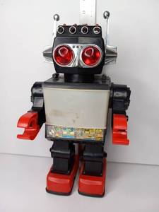 lot 37 image: Robot Action Figure Red Black Plastic Battery Operated Toy