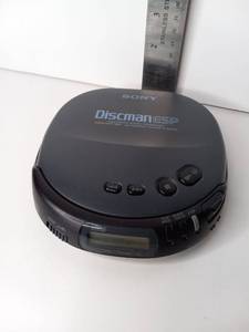 lot 47 image: Sony Discman ESP CD Compact Player with Electronic Shock Protection