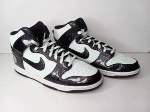 lot 54 image: Nike Air Jordan 1 High Black White Retro Basketball Shoes Pair