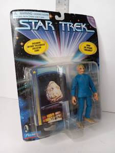 lot 80 image: Playmates Star Trek Voyager Action Figure with Collector Card