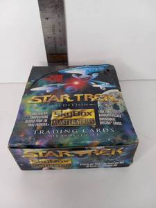 lot 83 image: Star Trek Edition Skybox Master Series Trading Cards Box 90 Cards Per Set