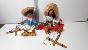 lot 123 image: Mexican Marionette Puppet Pair with Straw Hats Wood String Operated 2 Figures