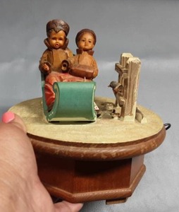 lot 3034 image: ANRI Wooden hand carved Music Box Winter Sleigh Ride THORENS Swiss Movement Laras Theme Wind Up