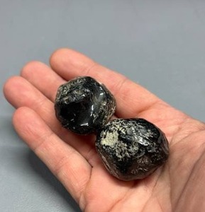 lot 4009 image: Obsidian Specimen Orb Pair ( approximately 1.5 inch diameter)