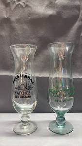 lot 4011 image: 2 New Orleans Novelty Glasses Sternwheeler Natchez & Pat OBriens