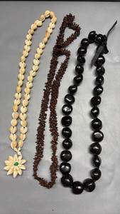 lot 4023 image: Vintage Kukui Nut, Puka Shell and Koa Seed Leis